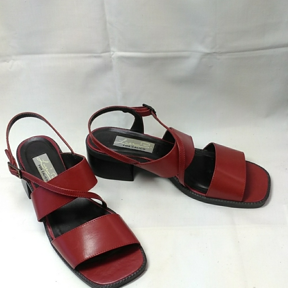 Make Offer! Sandals 8.5 M